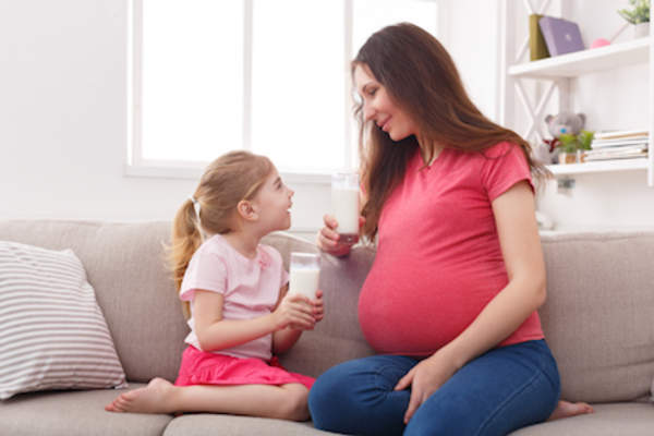 在生命的各个阶段喝牛奶有益于骨骼健康