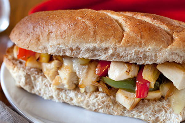 鸡潜艇三明治。