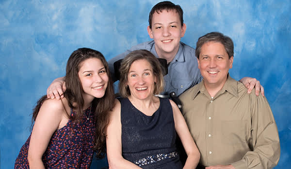 霍伊的家庭照片。