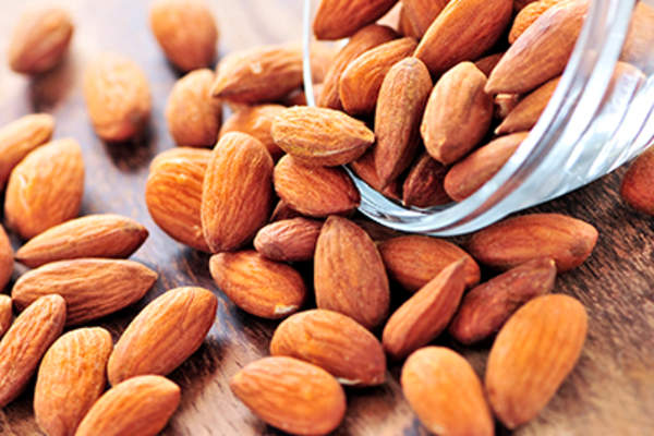 杏仁罐的溢出。