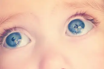 罗兰'roly'egerton-warbuton和他的大蓝眼睛。