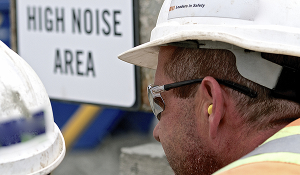 Loud Noise at Work Raises Blood Pressure and Cholesterol | HealthCentral