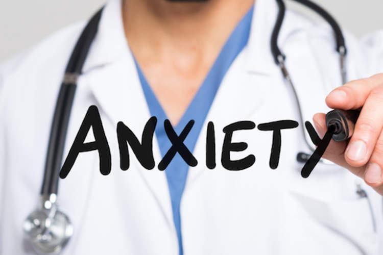 焦虑概念医生写下焦虑
