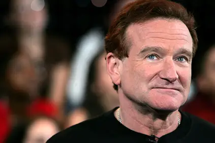 演员罗宾·威廉姆斯（Robin Williams）在MTV的总请求直播在MTV时代广场工作室现场直播期间出现在舞台上。