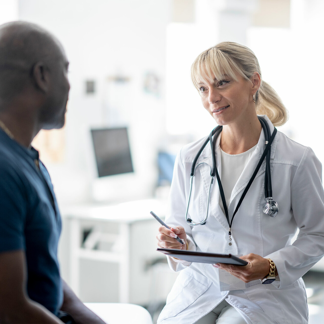 一个男人他的医生