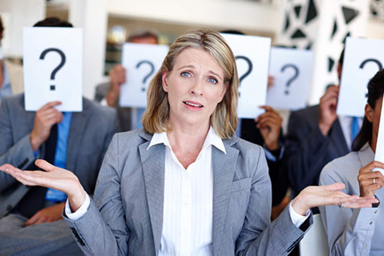 女人看糊涂了。