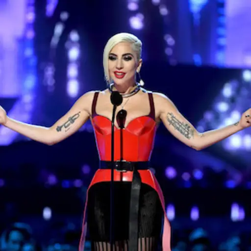 6月16日,歌手Lady Gaga在加州圣塔莫尼卡出席2018年MTV电影电视大奖颁奖典礼。