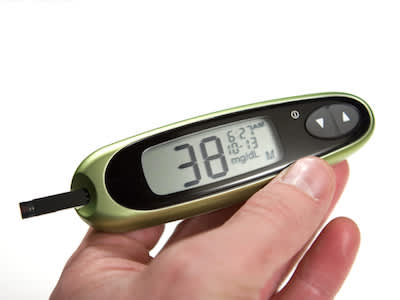 低血糖读数血糖监视器上。