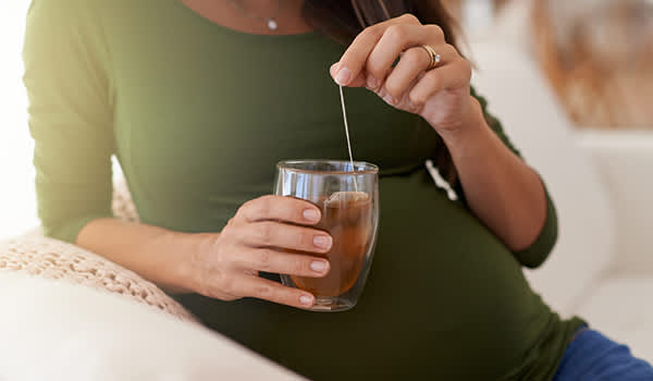 孕妇热茶图像