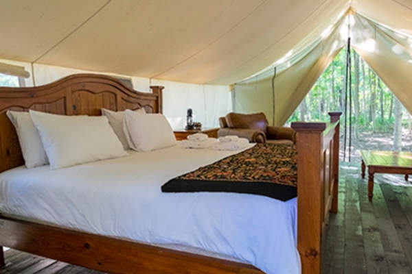Glamping的帐篷。