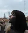 女人吸烟香烟
