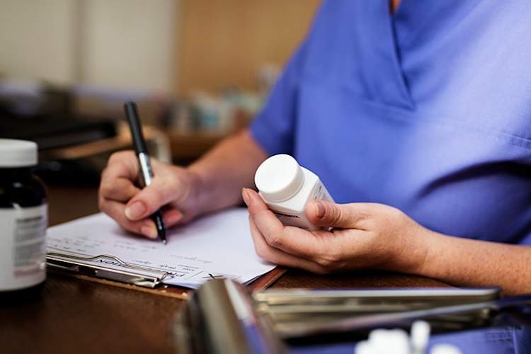 医生开处方。