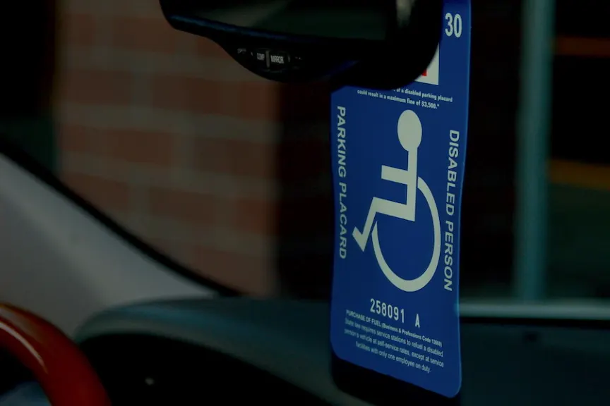 残疾人停车招牌