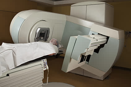 正在接受放射疗法治疗白血病的病人。