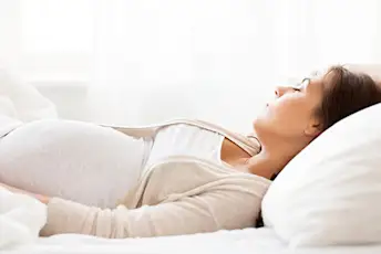 孕妇小睡。