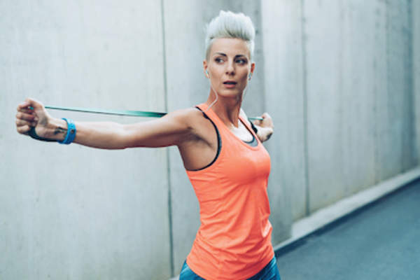 阻力带力量训练。