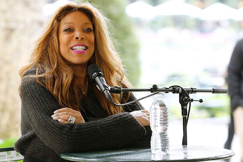 2013年5月15日,媒体名人/作家温迪·威廉姆斯在纽约布莱恩特公园阅览室对观众发表演讲。