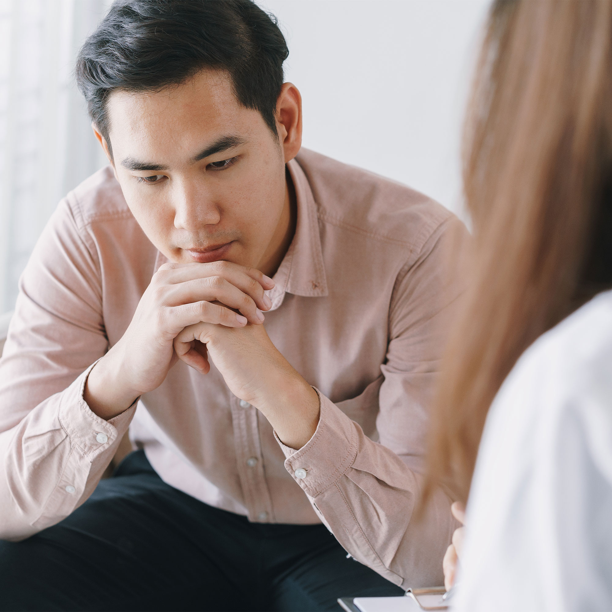 一个男人和他的医生咨询