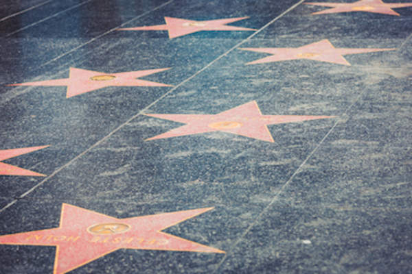 好莱坞明星的星光在洛杉矶城