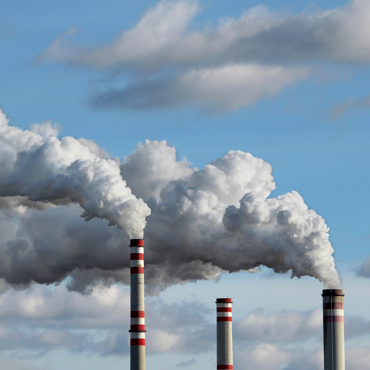 天空映出的烟囱