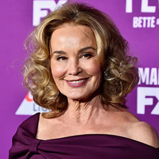 女演员杰西卡·兰格(Jessica Lange)出席了FX电视网的《世仇:贝蒂和琼》(Feud: Bette And Joan)在格劳曼中国剧院的首映式。