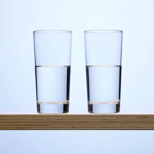 两杯水