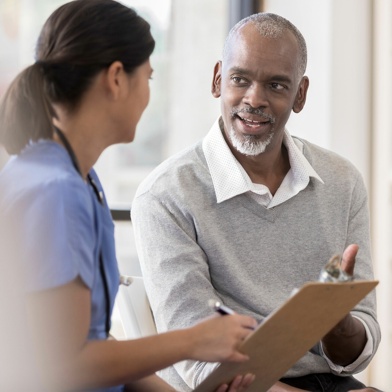 病人与医生商量