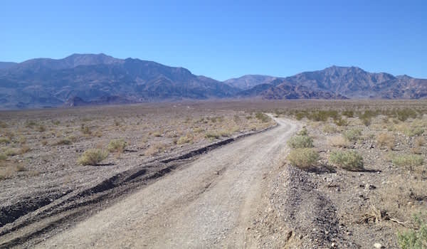 进入慢性疲劳综合症的旅程——看看她在死亡谷的营地