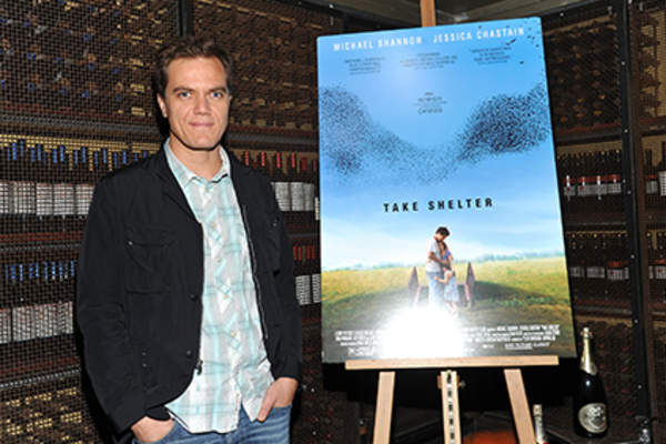 演员迈克尔·香农出席“存身”纽约首映放映室的57街。