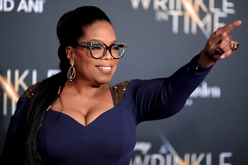 Oprah Winfrey于2018年2月26日在加利福尼亚州洛杉矶的El Capitan剧院参加了迪士尼'A皱折'的首映。