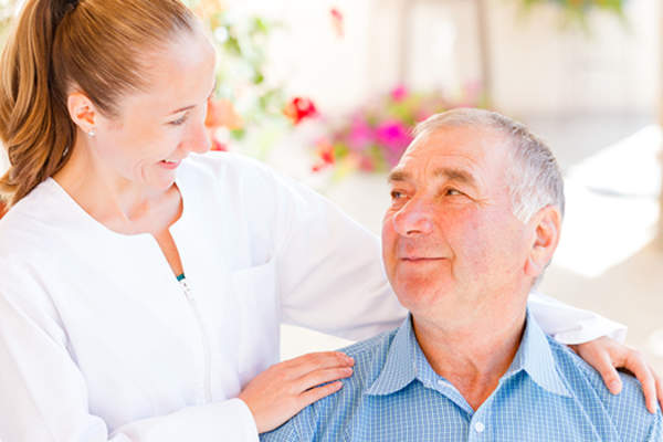 老人支持的保健。