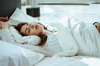 休息的女人睡觉。