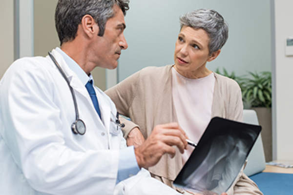 医生表示X射线一位资深病人。