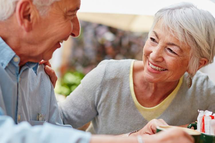 约会在50:凡般配的婚姻