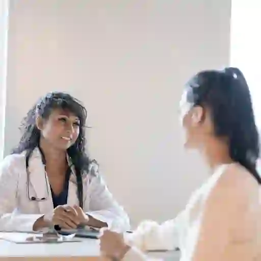 医生和病人谈话