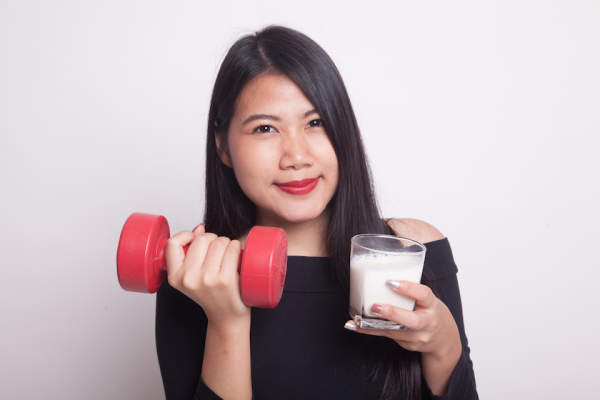 运动和牛奶可以提高代谢率。