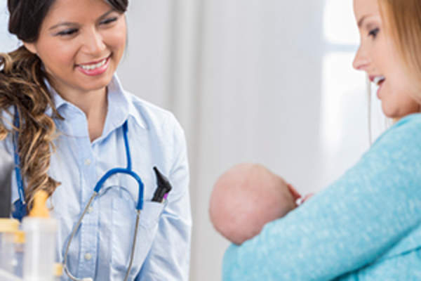 妈妈和宝宝的医生形象