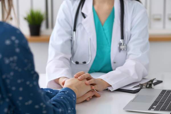 医生对病人有同情心。