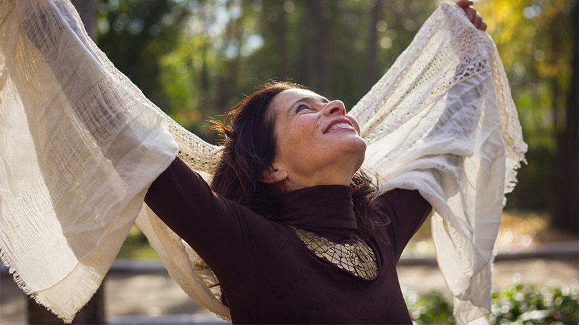 女人做出积极的改变她的生活。