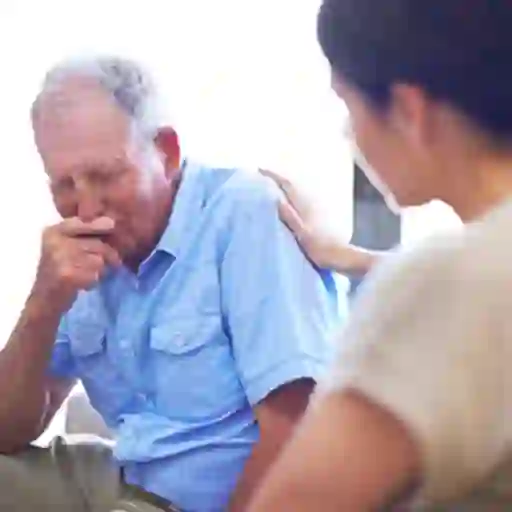 女人安慰高级男人。