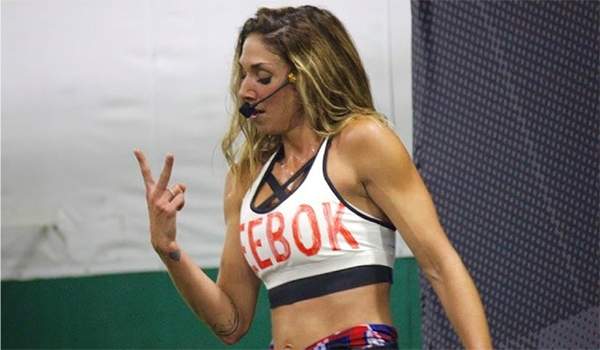 海梅林斯基领导的一组健身班。