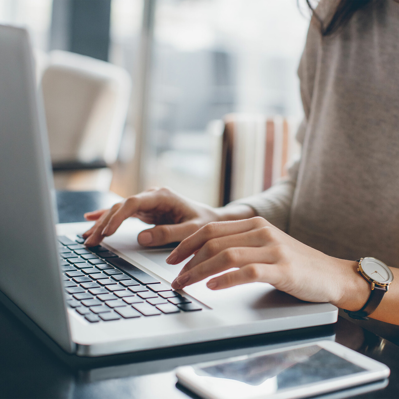 女人用她的电脑