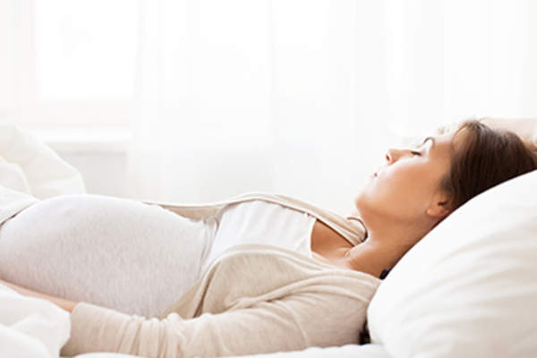 孕妇休息。