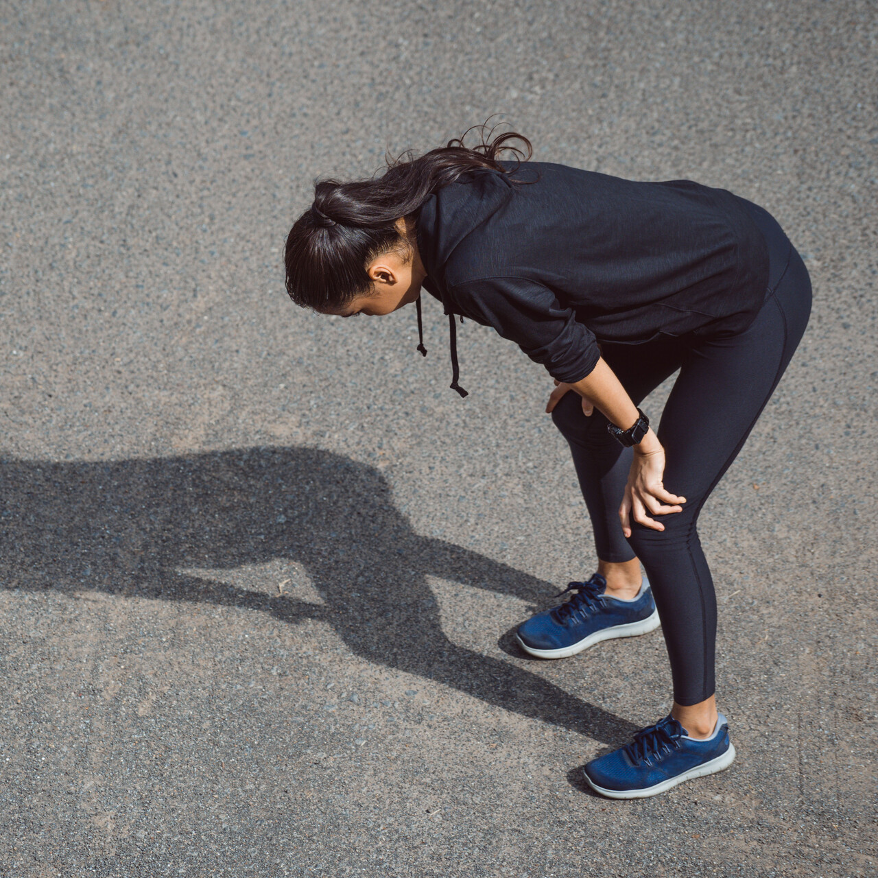 疲惫不堪的女人。