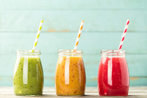 排毒奶昔饮料。