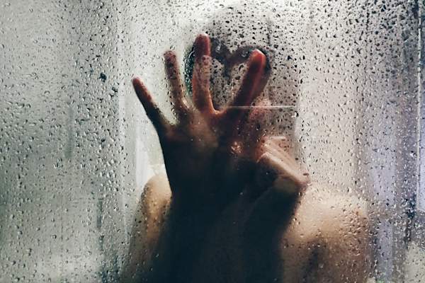 手压玻璃淋浴间