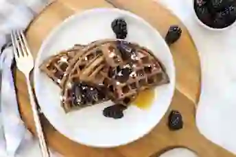荞麦黑莓华夫饼
