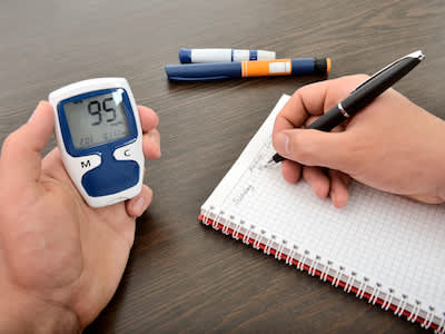 病人患有糖尿病记录他的血糖水平。