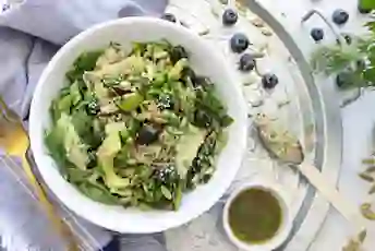 蓝莓香草醋Farro沙拉