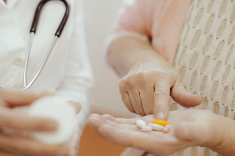 您应该采取他汀类药物在你的80年代?